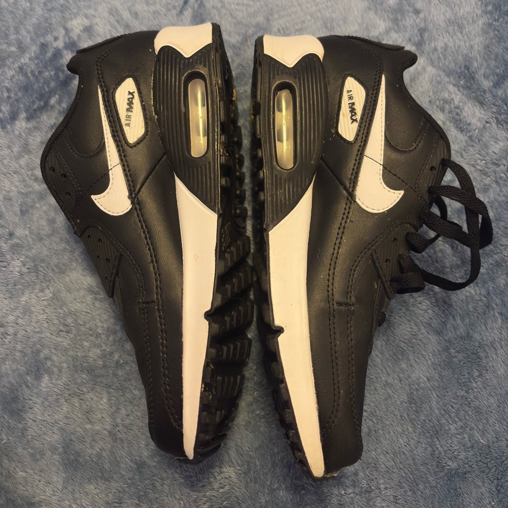Nike Air Max Black and White Tennis Shoes - Picture 5 of 7